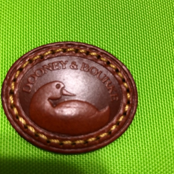 Dooney & Bourke North/South shoulder bag - Picture 4 of 8